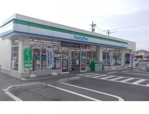 コンビニ　ファミリーマート太田町店（コンビニ）まで415m