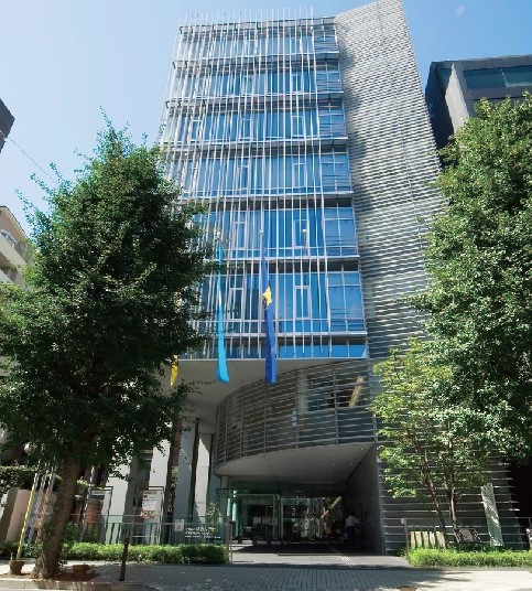 大学・短大　学校法人城西大学東京紀尾井町キャンパス（大学・短大）まで242m