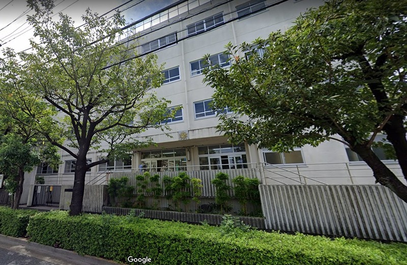 中学校　世田谷区立駒沢中学校（駒沢大学）（中学校）まで605m