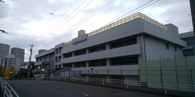 小学校　横浜市立品濃小学校（小学校）まで511m