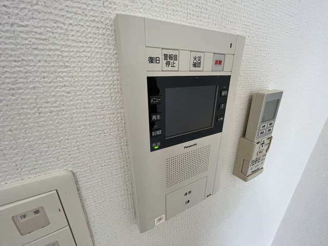 セキュリティ　TVモニター付きインターホンです