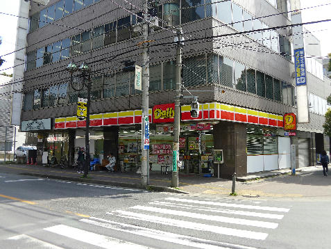 コンビニ　デイリーヤマザキ柏６丁目店（コンビニ）まで154m