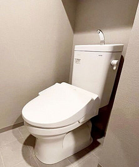 トイレ　別タイプ部屋　参考写真です