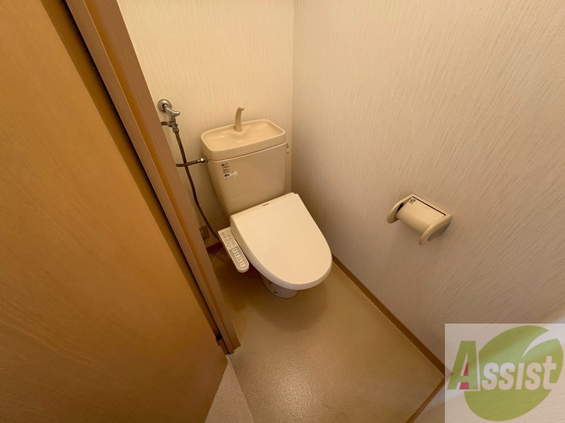 トイレ　こちらはトイレです。清潔感があり、安心して使用できます。