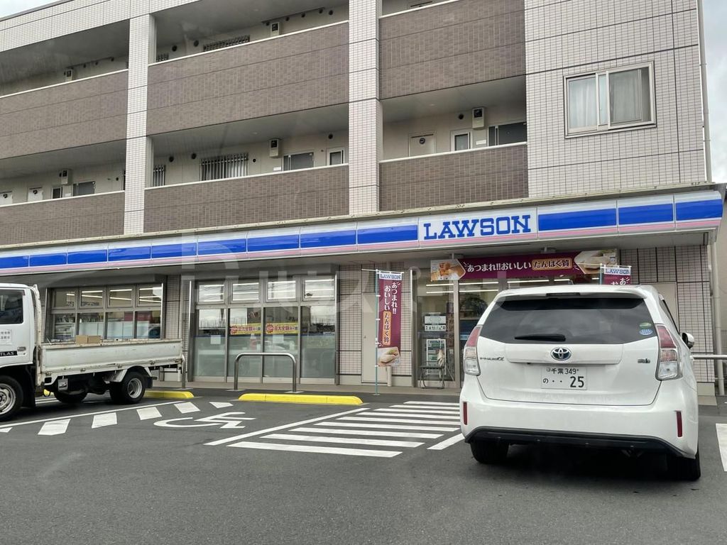 コンビニ　ローソン さいたま高木店（コンビニ）まで540m