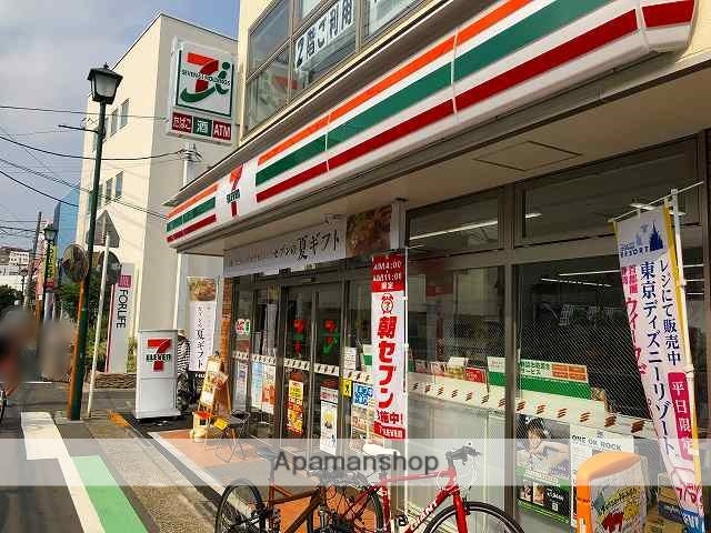 コンビニ　セブンイレブン（コンビニ）まで402m
