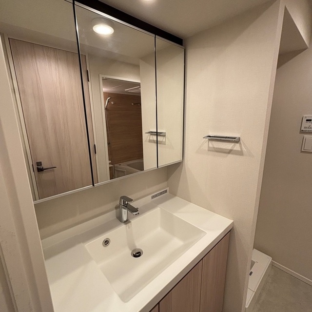 洗面設備　※写真は同タイプ住戸です。