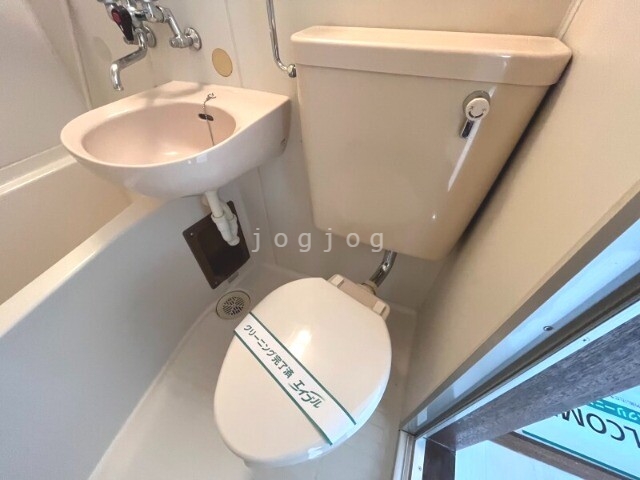 トイレ　お掃除しやすいトイレです