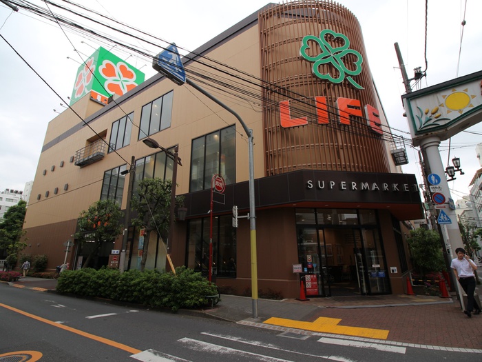 スーパー　ライフ西蒲田店（スーパー）まで240m