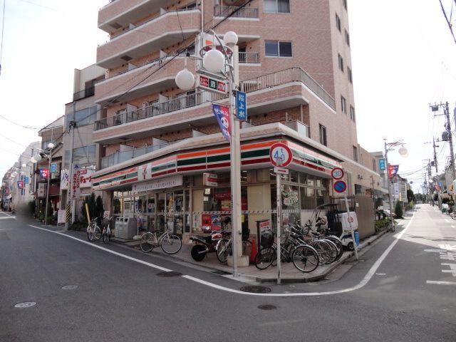コンビニ　セブンイレブン（コンビニ）まで30m
