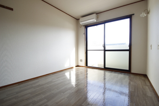 居室・リビング　※別部屋の写真です