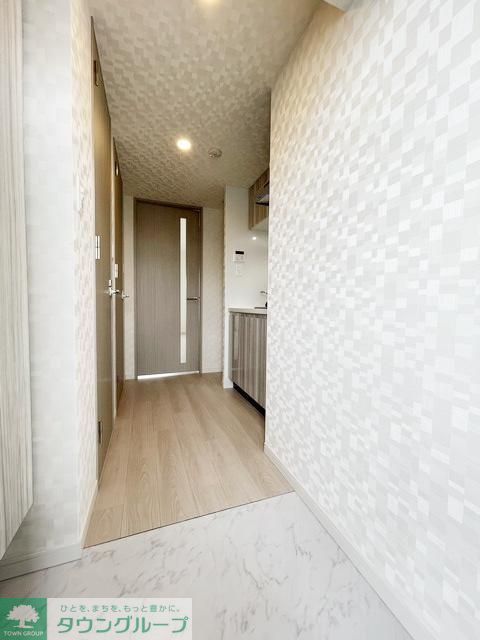 玄関　同タイプのお部屋になります。