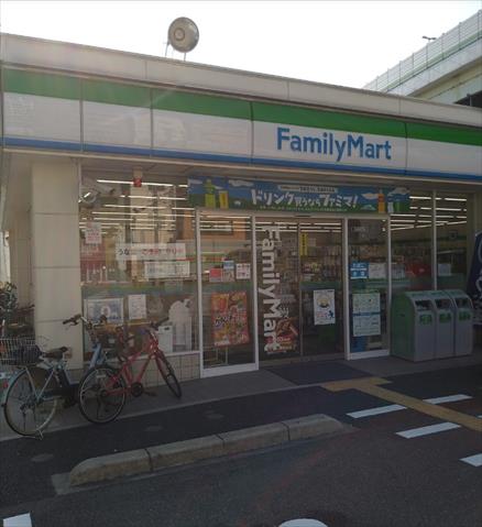 コンビニ　ファミリーマート（コンビニ）まで727m