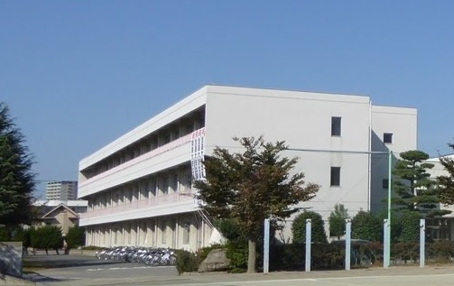 中学校　東松山市立東中学校（中学校）まで859m