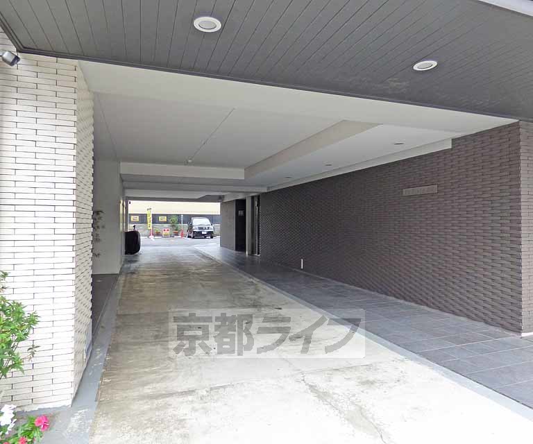 その他共有部分　建物入口です。