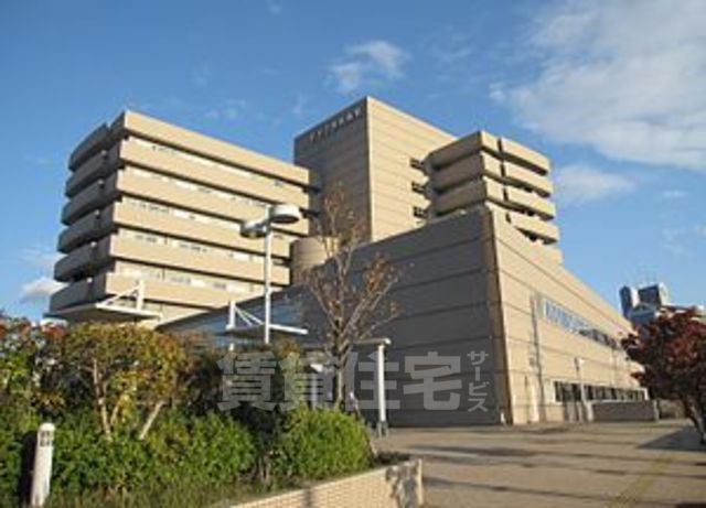 病院　市立十三市民病院（病院）まで395m
