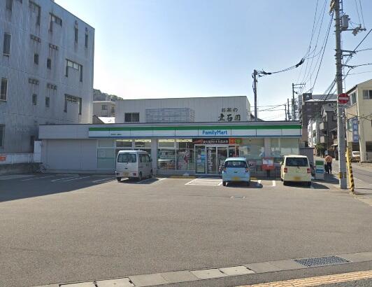 コンビニ　ファミリーマート徳島佐古一番町店（コンビニ）まで454m