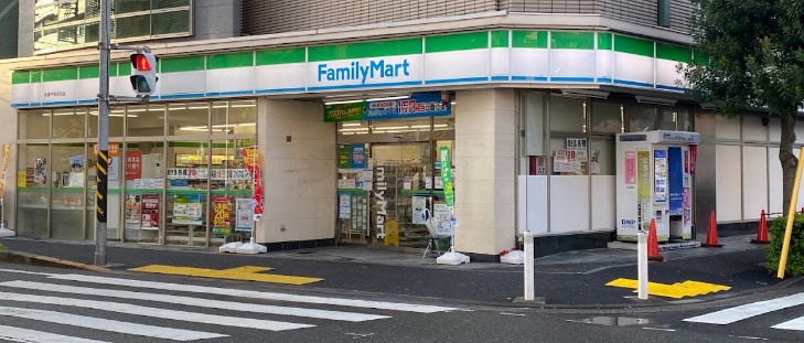 コンビニ　ファミリーマート 武蔵中原駅前店（コンビニ）まで826m