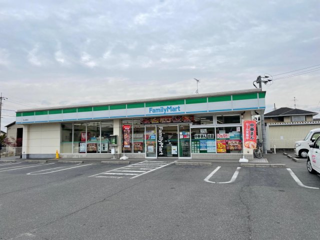 コンビニ　ファミリーマート　岡山兼基店（コンビニ）まで525m