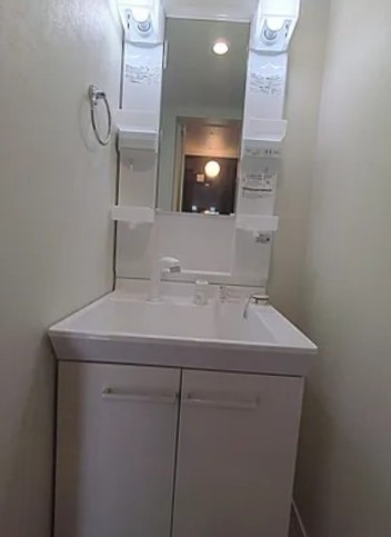 洗面設備　別部屋参照写真