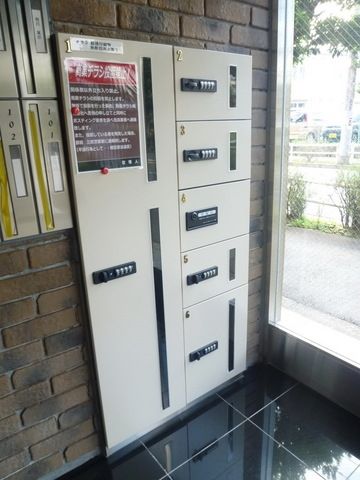 エントランス　★忙しい方に嬉しい宅配ＢＯＸ★