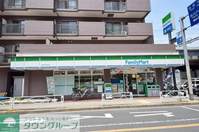 コンビニ　ファミリーマート（コンビニ）まで140m