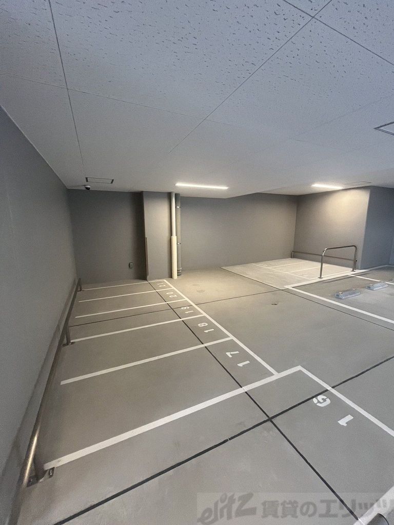 駐車場　バイク置き場