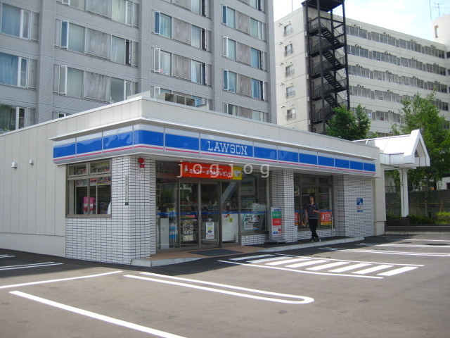 コンビニ　ローソン札幌ひばりが丘駅前店（コンビニ）まで154m