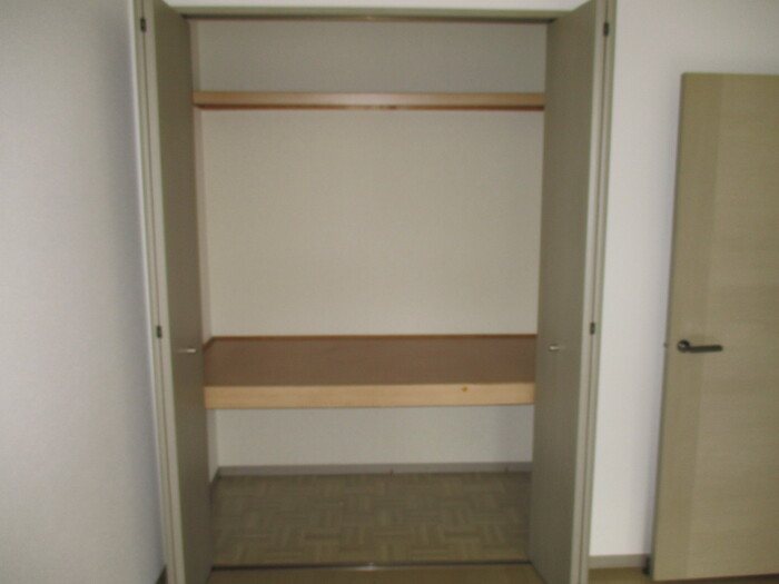 収納　※同建物別部屋の写真です。