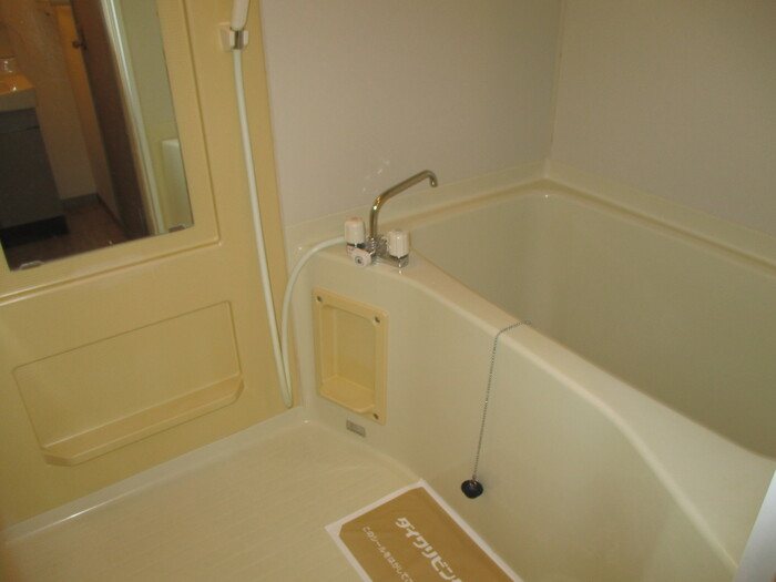 バス・シャワールーム　※同建物別部屋の写真です。