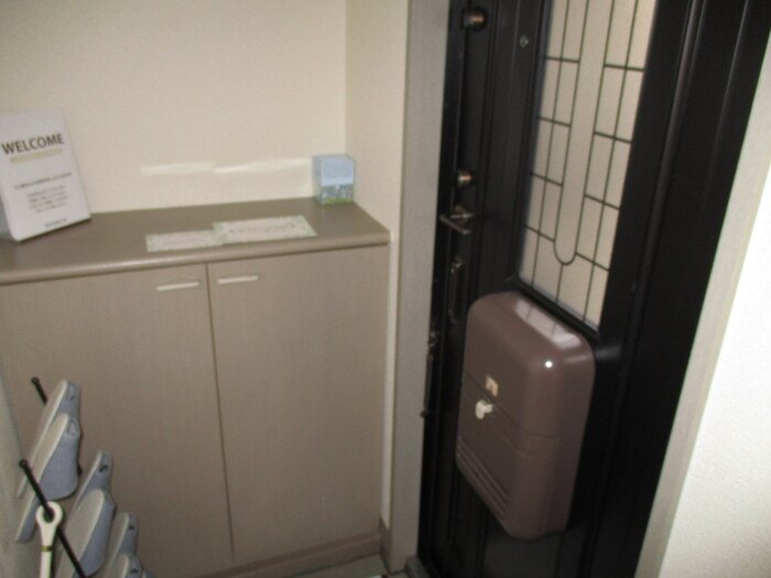 玄関　※同建物別部屋の写真です。