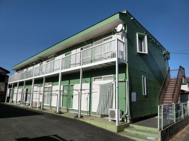 建物外観　お買い物にも出やすい立地♪