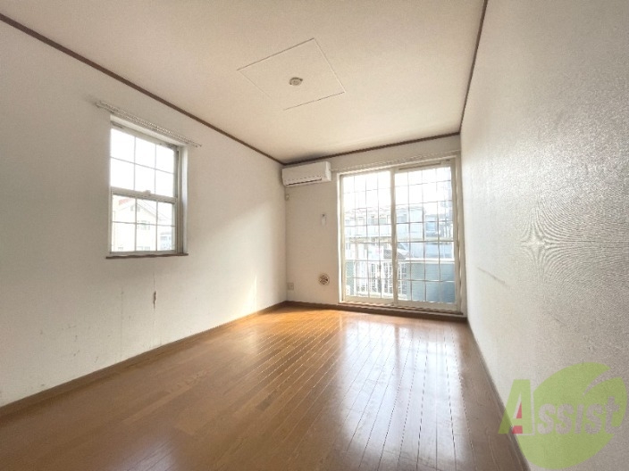 居室・リビング　６帖のお部屋です。明るいお部屋で気持ちが良いですね。