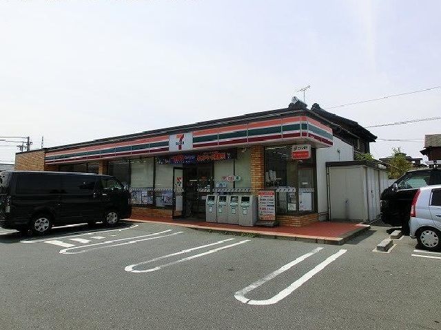 コンビニ　セブンイレブン（コンビニ）まで200m
