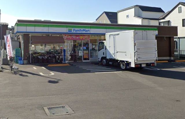 コンビニ　ファミリーマート松戸栄町店（コンビニ）まで1168m