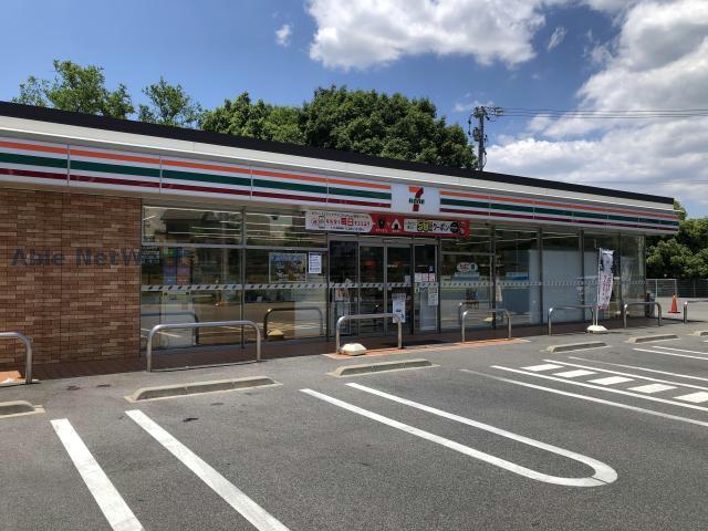 コンビニ　セブンイレブンみよし三好丘5丁目店（コンビニ）まで642m