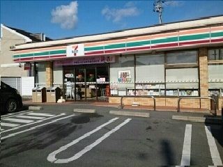 コンビニ　セブンイレブン（コンビニ）まで440m