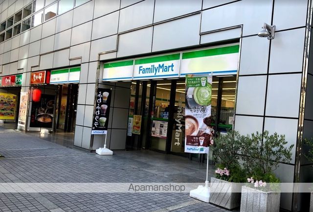 コンビニ　ファミリーマート（コンビニ）まで485m