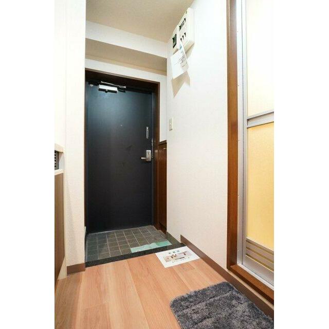 玄関　※家具・小物はイメージです