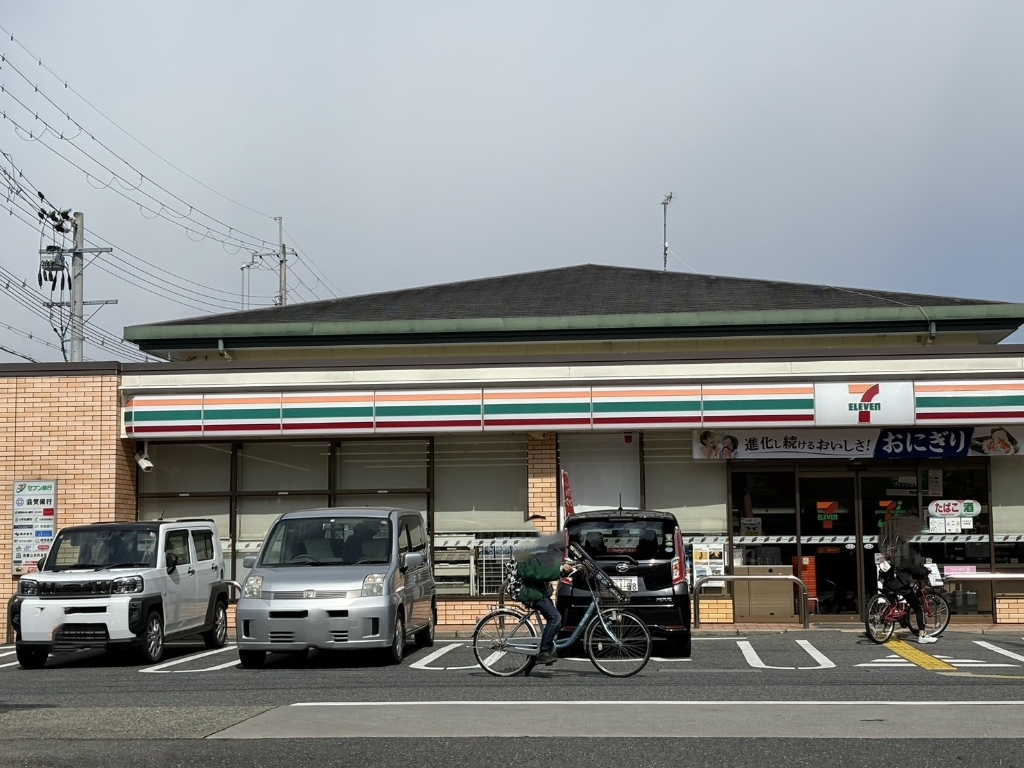コンビニ　セブンイレブン 近江八幡駅南店（コンビニ）まで418m