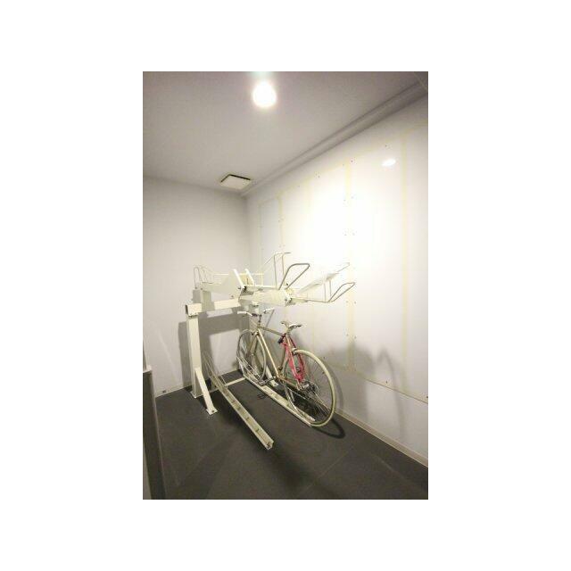 その他共有部分　駐輪場は各階にあります