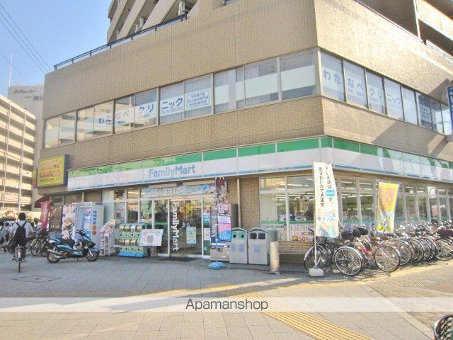 コンビニ　ファミリーマート（コンビニ）まで237m