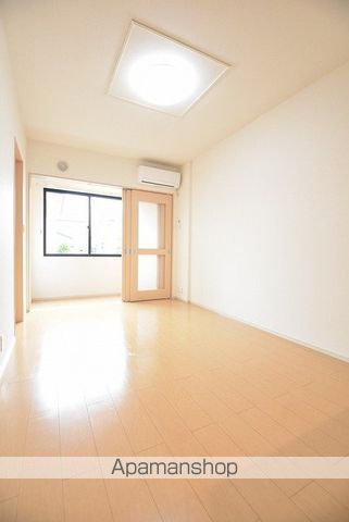 アムールIIの居間写真