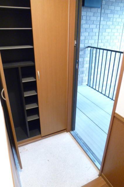 玄関　※別号室の画像です。