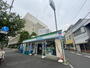 コンビニ　ファミリーマート世田谷新町店（コンビニ）まで400m