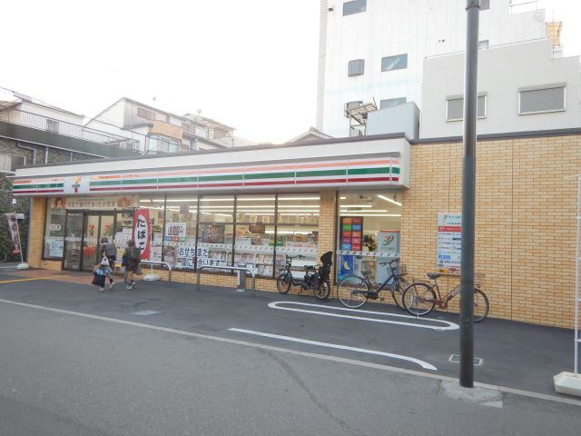 コンビニ　セブンイレブン大阪勝山北5丁目店（コンビニ）まで458m