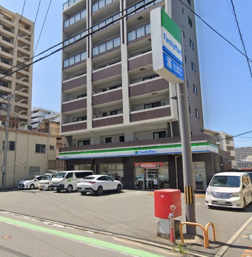 コンビニ　ファミリーマート おやま県庁前店（コンビニ）まで585m