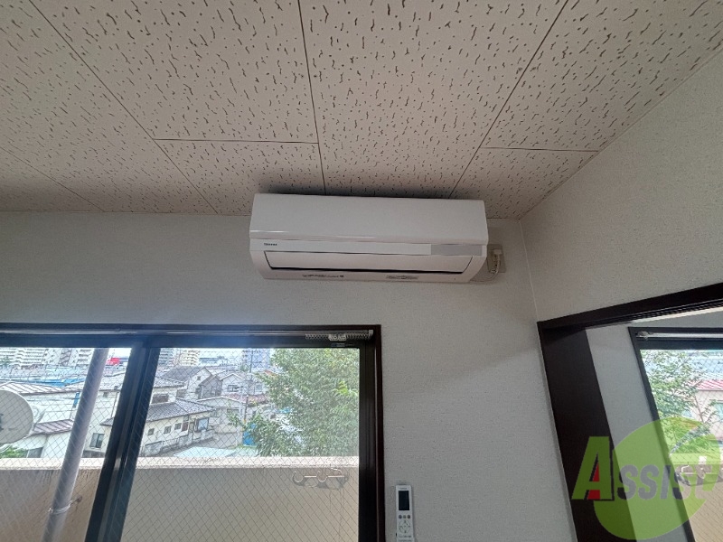 その他設備　リビングにエアコンが付いているため部屋の温度の調節が可能です