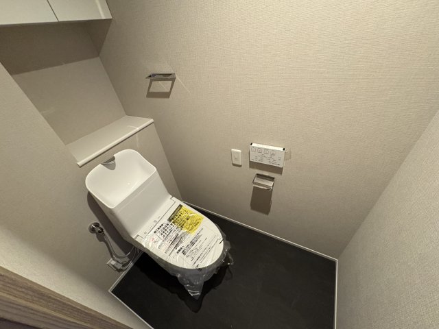 トイレ　温水洗浄便座付きのトイレです♪