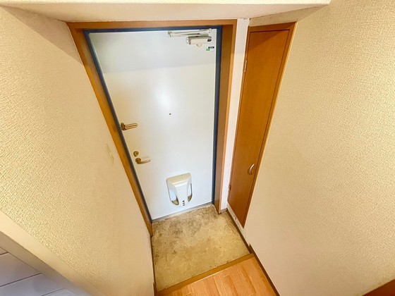 玄関　※別部屋の写真です